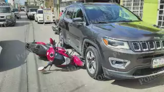 Accidente en calle 25 deja hombre con hombro dislocado