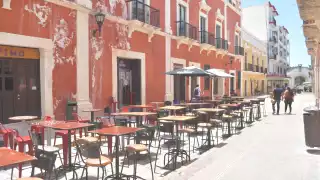 Al quedarse sin luz los negocios suspenden actividades