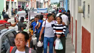 Las calles del Centro Histórico registraron especial movilidad de las familias que buscaban las ofertas de último momento
