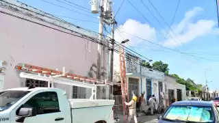 Las complicaciones son comunes de la temporada de calor porque la demanda de energía es mayor con el uso de aires acondicionados