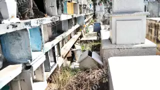 Campeche necesita cuidar sus espacios: ¡los parques y panteones están tristes!