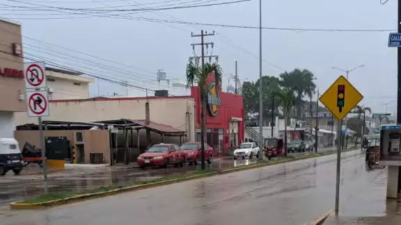 Lluvias regresan en la tarde del viernes a José María Morelos.