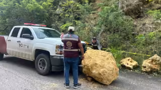 Derrumbe en la Ribera del Río Hondo paraliza el tránsito en la vía Calderón-Rovirosa
