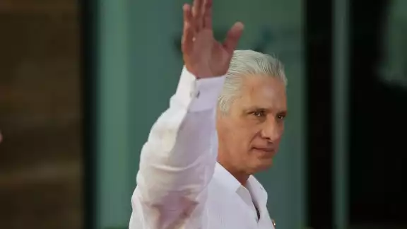 Miguel Díaz-Canel arribó a México este domingo