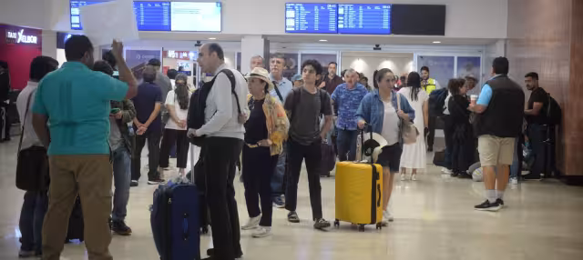 Hay gran movilidad de pasajeros en el aeropuerto de Mérida