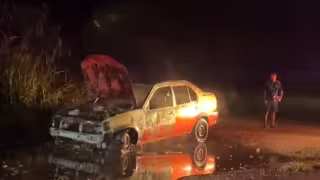 Unidad registra la pérdida total tras incendio en Chetumal; una falla en el motor puso en peligro la integridad del conductor