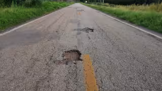 Carretera antigua Campeche-Mérida lleva más de ocho años sin mantenimiento