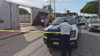 Protección Civil de Ciudad del Carmen niega culpa por muerte de menor aplastado por un portón 