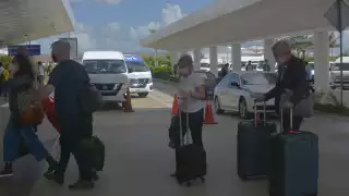 Aumentan ataques de taxistas contra Uber y Cabify en Cancún