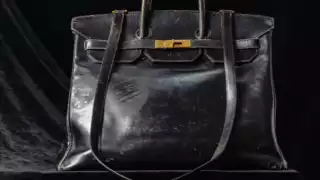 El bolso de Jane Birkin fue vendido por una cifra millonaria
