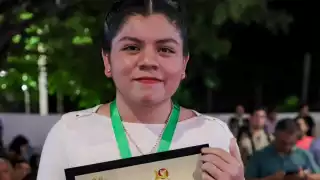 Alumna de Cbtis 214 obtiene medalla al Mérito Juvenil 2024