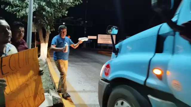 Entregaban alimentos a traileros