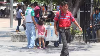 La crisis económica está dejando sin opciones de empleo a la gente para que pueda pasar la racha