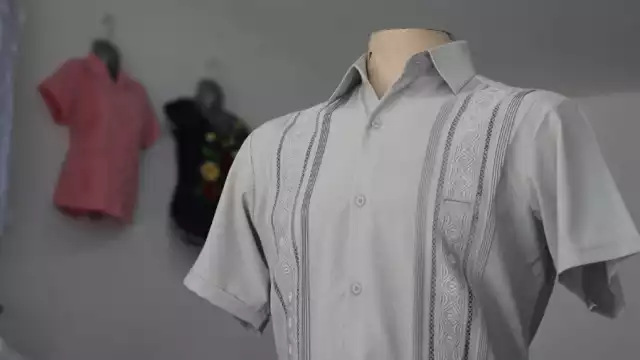 La guayabera es una prenda elegante popular en Yucatán