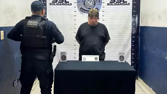 Un hombre fue detenido por desobediencia y resistencia de particulares tras intentar huir de la policía en la colonia Ejido Un hombre fue detenido por desobediencia y resistencia de particulares tras intentar huir de la policía en la colonia Ejido
