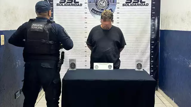 Un hombre fue detenido por desobediencia y resistencia de particulares tras intentar huir de la policía en la colonia Ejido