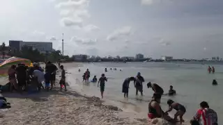 Hay playas de Cancún con menor cifra de bañistas