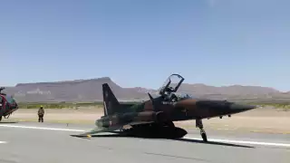 El avión de combate quedó sobre la pista, no se reportaron heridos.
