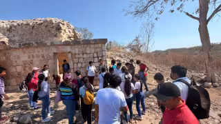 Estudiantes con discapacidades descubren legado en Xcalumkín