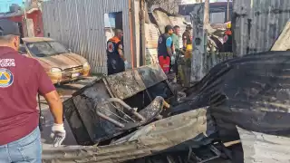 Hombre se salva de morir en un incendio en Ciudad del Carmen; sus vecinos lo salvaron