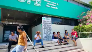 Vecinos del Polvorín exigen a la CFE cambio de transformador por apagones