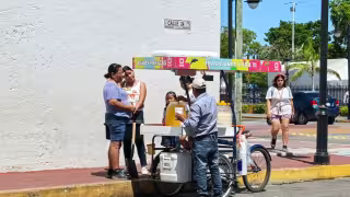 Activistas piden empleo y apoyo social antes de regular comercio callejero