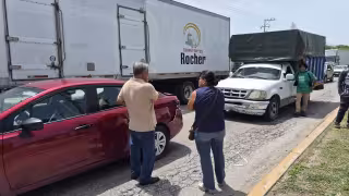 Un choque por alcance dejó daños materiales de consideración en Ciudad del Carmen.