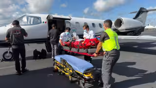 Trasladan vía aérea a tres pacientes graves de Quintana Roo a la CDMX