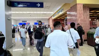 Autoridades exhortan a viajeros rumbo a EE.UU. y Canadá extremar precauciones contra el virus