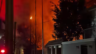 Vecinos intentan sofocar sin éxito incendio en Bécal