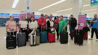 Como regalo anticipado del Día del Padre, Juan Carlos se estrenó en un vuelo a la capital