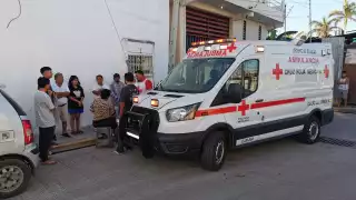 Taxista atropella a mujer recién operada.