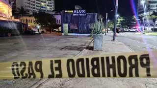 Paramédicos de una empresa privada llegaron al sitio ; sin embargo,  confirmaron que el agente había fallecido