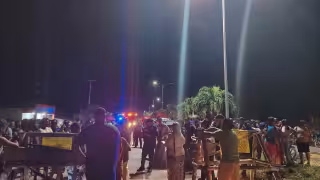 Tras varias horas de protesta, los manifestantes retiraron el bloqueo