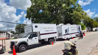 Una unidad médica móvil brinda atención gratuita en Champotón.