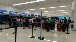 Se registra buena afluencia de pasajeros en el aeropuerto de Mérida