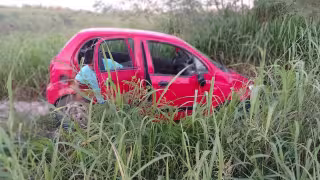 El accidente dejó dos personas con lesiones menores y cuantiosos daños materiales
