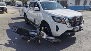 Accidente de camioneta y moto en la Justo Sierra de Campeche