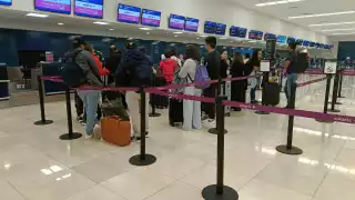 Hay regular afluencia de pasajeros en el aeropuerto de Mérida