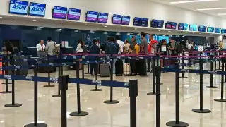 United retrasa casi dos horas el vuelo de Houston a Texas en el aeropuerto de Mérida