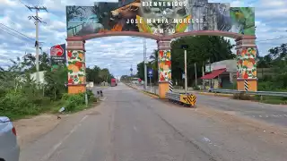 A eso de los 8:50 de la mañana en la avenida solamente se vio a unos policías pendientes de la seguridad por el parque central