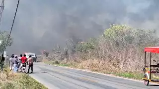 Autoridades ya trabajan en el incendio en la vía Conkal-Chicxulub Pueblo