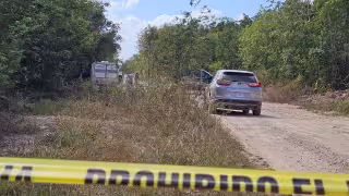 Peritos de la Fiscalía General del Estado arribaron a la escena del crimen para el levantamiento de los indicios y del cadáver