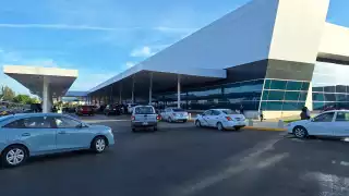 Diecinueve vuelos previstos para el turno matutino iniciaron con dos vuelos retrasados de Viva Aerobús