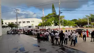 Empresarios de Ciudad del Carmen marchan en contra de Pemex; exigen sus pagos