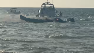 VIDEO: Se incendia yate en costas de Progreso