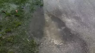 Habitantes de Calderitas señalan peligro de baches en temporada de lluvias