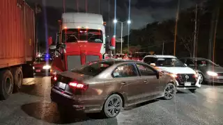 Conductor ebrio provoca aparatoso choque en Ciudad del Carmen y huye del lugar