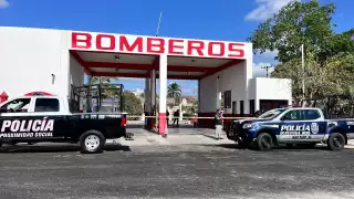 Balean al coordinador de bomberos en la base de la Región 100 de Cancún