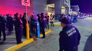 Detención de carmelita por presunta promoción engañosa en Walmart genera controversia